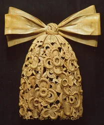 Rzeźba w drewnie krawata (drewno)